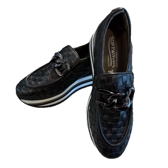 ✨SOFTWAVES Alanis Black perforated Leather Platform Loafers Chain New 38.5 - Picture 10 of 11